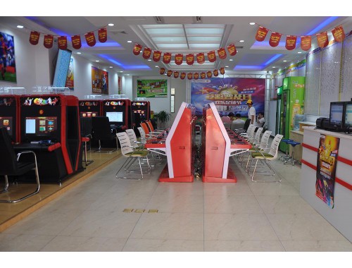男子觉得中奖金额太少打砸彩票店